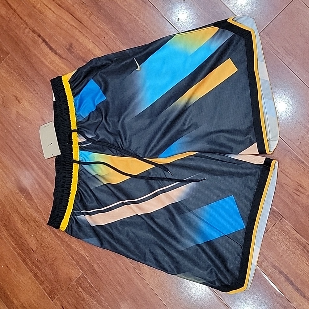 NWT Men's Nike basketball shorts